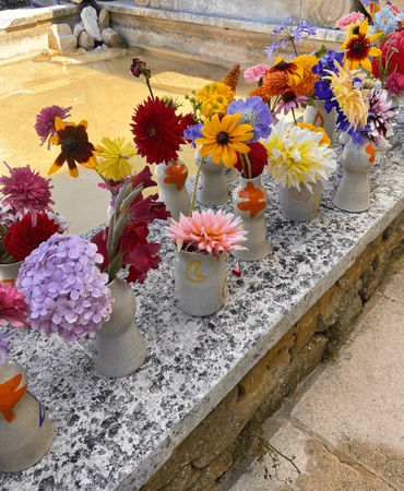 Votre mariage, Mariée, Pour un mariage, Mariés, Pour votre mariage, Salle de réception, Livraison de fleurs, Fleurir, Demoiselles, Lieu de réception, Décoration de mariage, Mariées, Demoiselles d honneur, Futurs mariés, Marié, Cérémonies, Décoration de table, Demoiselle, Table mariage,  Marier, Demoiselle d honneur, Convives, Mariage fleurs, Salle de mariage, Noces, Préparatifs, Jeunes mariés, Mariez, Notre mariage, Thème de mariage, Robe de mariée , Mariage romantique, Rose mariage, Bouquets de mariées, Lieu de la cérémonie, Cocktail , Réceptions, Réception de mariage, Table des mariés, Centre de table, Centres de tables, Orchidées, Bouquet de mariée, Boutonnière, Pétales, Fleurs de mariage, Centres de table, Couronnes, Bouquet de mariage, Boutonnières, Déco de table, Décoration de voiture, Déco de mariage, Cérémonie de mariage, Voiture des mariés, Autel, Bouquets de mariée, Cérémonie laïque, Buffets, Voiture mariage, Arche,  Chemin de table, Bancs, Fleur mariage, Centre de table mariage,  Guirlande, Décorations,  Vase, Décorer, Vases, Ruban, Décors, Rubans, Pots, Contenants, Bougies, Vase en verre, Arche, Céramique, Sublimer, Suspendre, Habiller, Piquer, Agrémenter, Fraîches, Fleuries, Originales, Champêtre, Vertes, Romantique, Fraîcheur, Fleuri , Pastel , Végétal , Séchées, Personnalisées, Ronds, Bohème, Originaux, Coloré, Décoratifs, Beau bouquet, Décoratif, Champêtres,