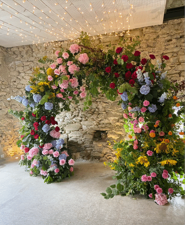 Votre mariage, Mariée, Pour un mariage, Mariés, Pour votre mariage, Salle de réception, Livraison de fleurs, Fleurir, Demoiselles, Lieu de réception, Décoration de mariage, Mariées, Demoiselles d honneur, Futurs mariés, Marié, Cérémonies, Décoration de table, Demoiselle, Table mariage,  Marier, Demoiselle d honneur, Convives, Mariage fleurs, Salle de mariage, Noces, Préparatifs, Jeunes mariés, Mariez, Notre mariage, Thème de mariage, Robe de mariée , Mariage romantique, Rose mariage, Bouquets de mariées, Lieu de la cérémonie, Cocktail , Réceptions, Réception de mariage, Table des mariés, Centre de table, Centres de tables, Orchidées, Bouquet de mariée, Boutonnière, Pétales, Fleurs de mariage, Centres de table, Couronnes, Bouquet de mariage, Boutonnières, Déco de table, Décoration de voiture, Déco de mariage, Cérémonie de mariage, Voiture des mariés, Autel, Bouquets de mariée, Cérémonie laïque, Buffets, Voiture mariage, Arche,  Chemin de table, Bancs, Fleur mariage, Centre de table mariage,  Guirlande, Décorations,  Vase, Décorer, Vases, Ruban, Décors, Rubans, Pots, Contenants, Bougies, Vase en verre, Arche, Céramique, Sublimer, Suspendre, Habiller, Piquer, Agrémenter, Fraîches, Fleuries, Originales, Champêtre, Vertes, Romantique, Fraîcheur, Fleuri , Pastel , Végétal , Séchées, Personnalisées, Ronds, Bohème, Originaux, Coloré, Décoratifs, Beau bouquet, Décoratif, Champêtres,