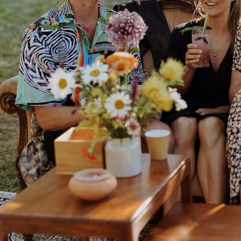 Votre mariage, Mariée, Pour un mariage, Mariés, Pour votre mariage, Salle de réception, Livraison de fleurs, Fleurir, Demoiselles, Lieu de réception, Décoration de mariage, Mariées, Demoiselles d honneur, Futurs mariés, Marié, Cérémonies, Décoration de table, Demoiselle, Table mariage,  Marier, Demoiselle d honneur, Convives, Mariage fleurs, Salle de mariage, Noces, Préparatifs, Jeunes mariés, Mariez, Notre mariage, Thème de mariage, Robe de mariée , Mariage romantique, Rose mariage, Bouquets de mariées, Lieu de la cérémonie, Cocktail , Réceptions, Réception de mariage, Table des mariés, Centre de table, Centres de tables, Orchidées, Bouquet de mariée, Boutonnière, Pétales, Fleurs de mariage, Centres de table, Couronnes, Bouquet de mariage, Boutonnières, Déco de table, Décoration de voiture, Déco de mariage, Cérémonie de mariage, Voiture des mariés, Autel, Bouquets de mariée, Cérémonie laïque, Buffets, Voiture mariage, Arche,  Chemin de table, Bancs, Fleur mariage, Centre de table mariage,  Guirlande, Décorations,  Vase, Décorer, Vases, Ruban, Décors, Rubans, Pots, Contenants, Bougies, Vase en verre, Arche, Céramique, Sublimer, Suspendre, Habiller, Piquer, Agrémenter, Fraîches, Fleuries, Originales, Champêtre, Vertes, Romantique, Fraîcheur, Fleuri , Pastel , Végétal , Séchées, Personnalisées, Ronds, Bohème, Originaux, Coloré, Décoratifs, Beau bouquet, Décoratif, Champêtres,